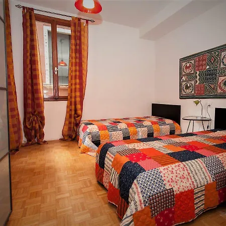 Nyaraló Ca Rossa - *